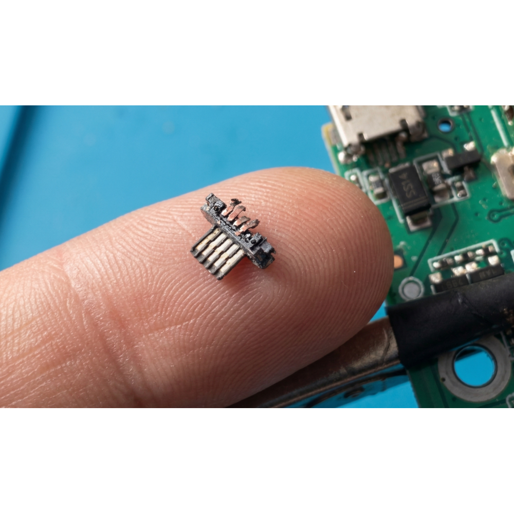 телефон не заряжается хотя