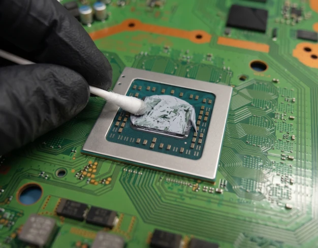 Чистка игровых приставок от пыли и замена термопасты