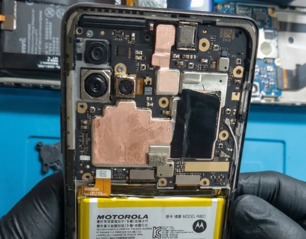 Замена дисплея и тачскрина смартфона Motorola