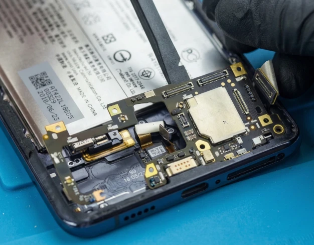 Ремонт системы охлаждения и платы смартфона VIVO